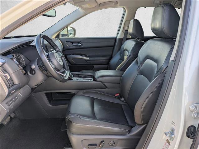 Used 2022 Nissan Pathfinder SL image 16