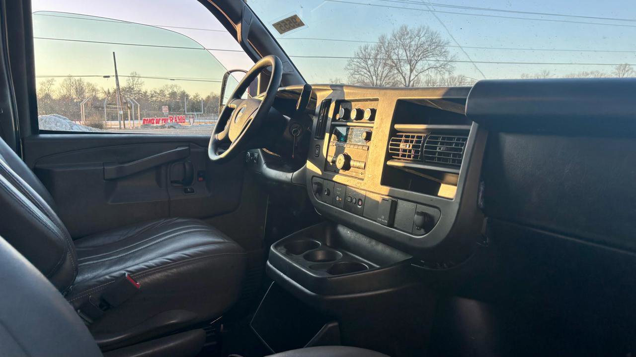 Used 2022 Chevrolet Express 2500 RWD 2500 135 w/ Driver Convenience Package image 12