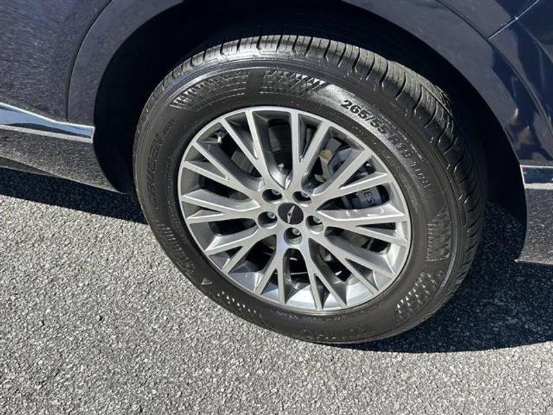 Used 2025 Genesis GV80 2.5T Standard AWD/4WD image 31