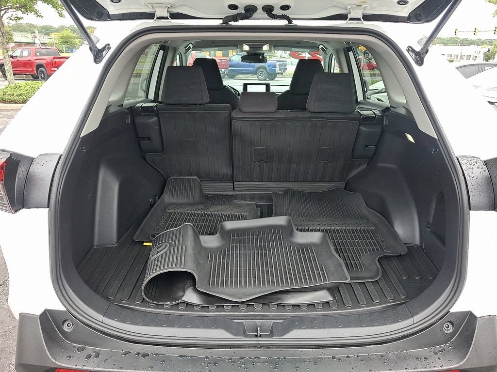 Certified 2023 Toyota RAV4 LE AWD/4WD image 29