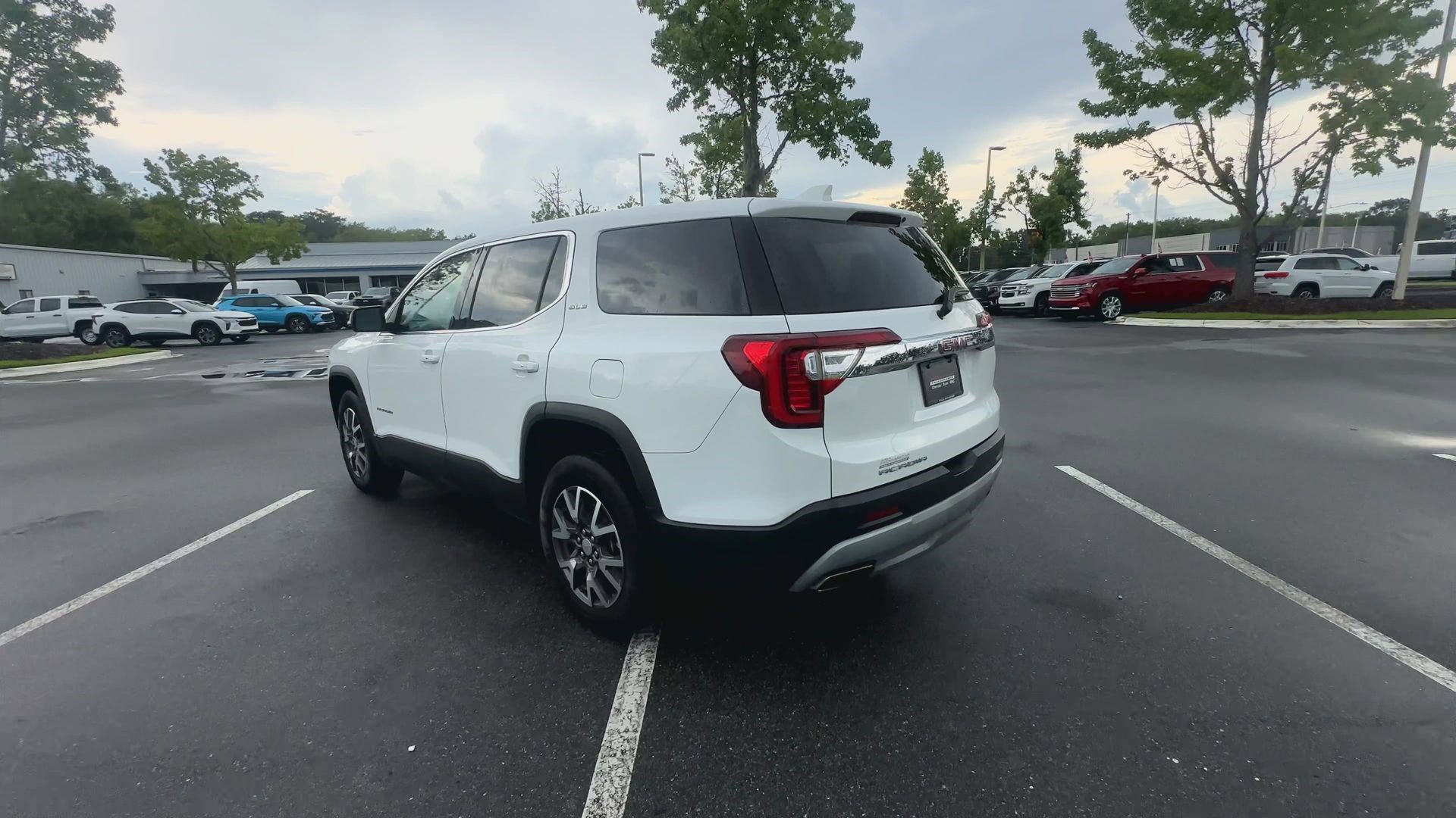 Used 2023 GMC Acadia SLE FWD image 7