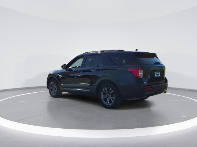 Used 2024 Ford Explorer XLT w/ Equipment Group 202A AWD/4WD image 6