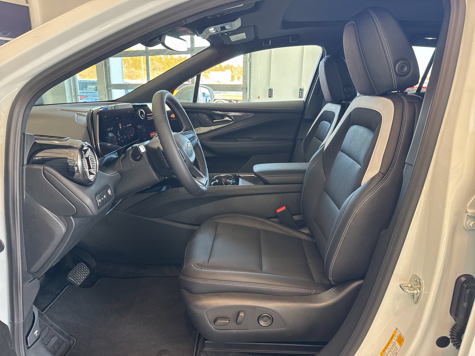 New 2026 Chevrolet Blazer EV LT FWD image 17