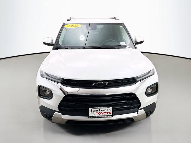 Used 2022 Chevrolet TrailBlazer LT w/ LPO, Blackout Package FWD image 2