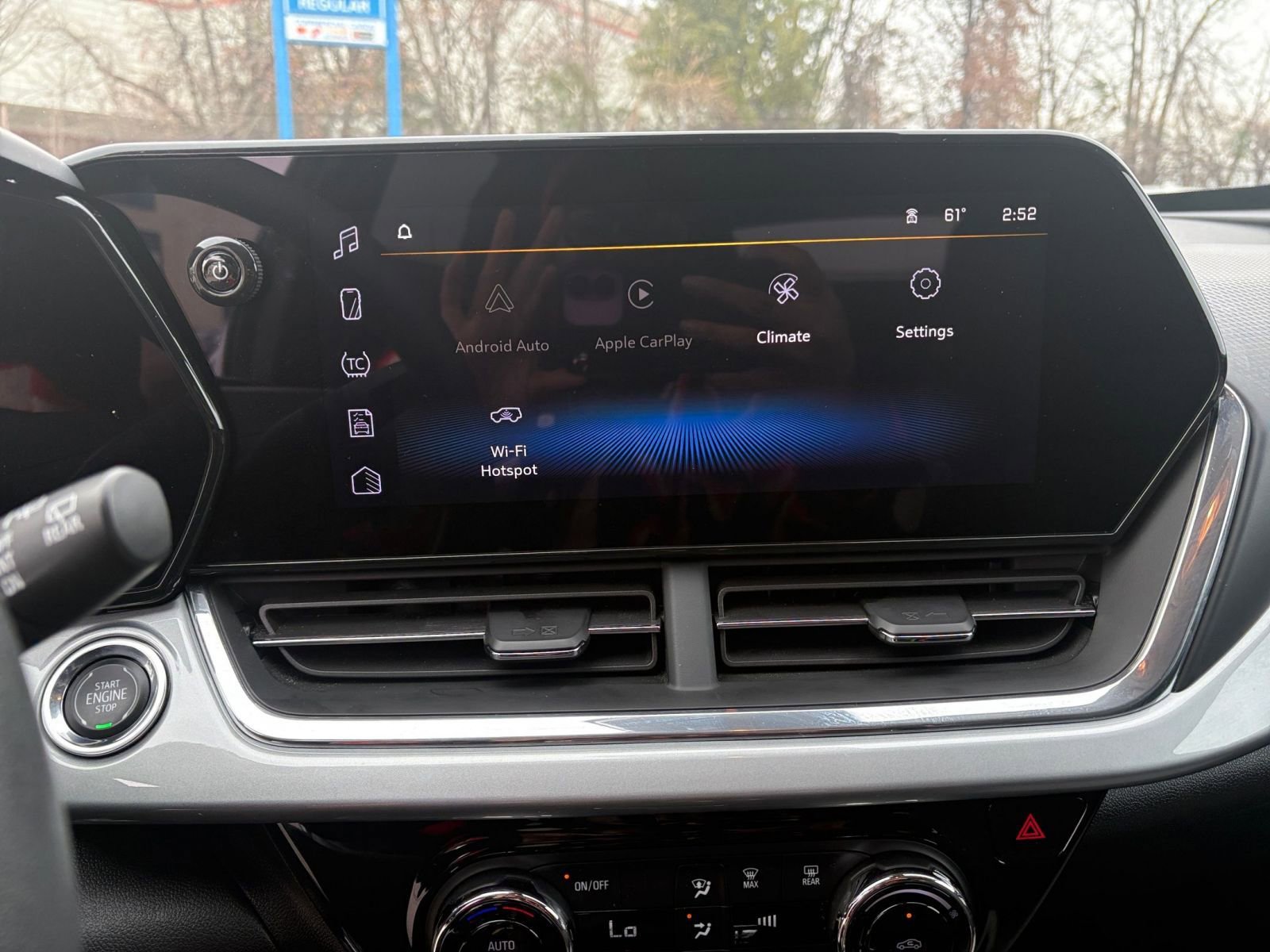 Used 2025 Chevrolet Trax LT image 21