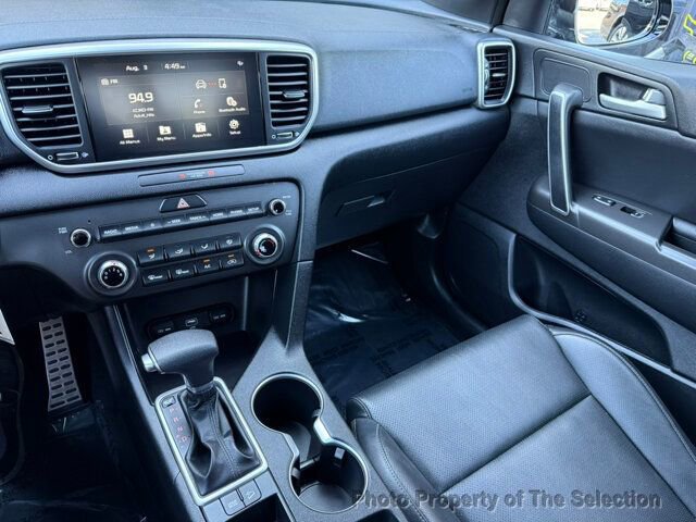 Used 2020 Kia Sportage S image 32