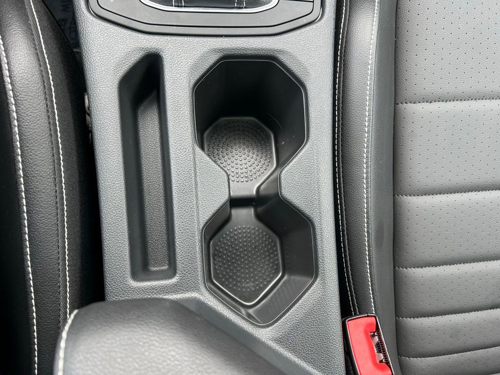 Used 2024 Volkswagen Jetta SE w/ Panoramic Sunroof Package image 40