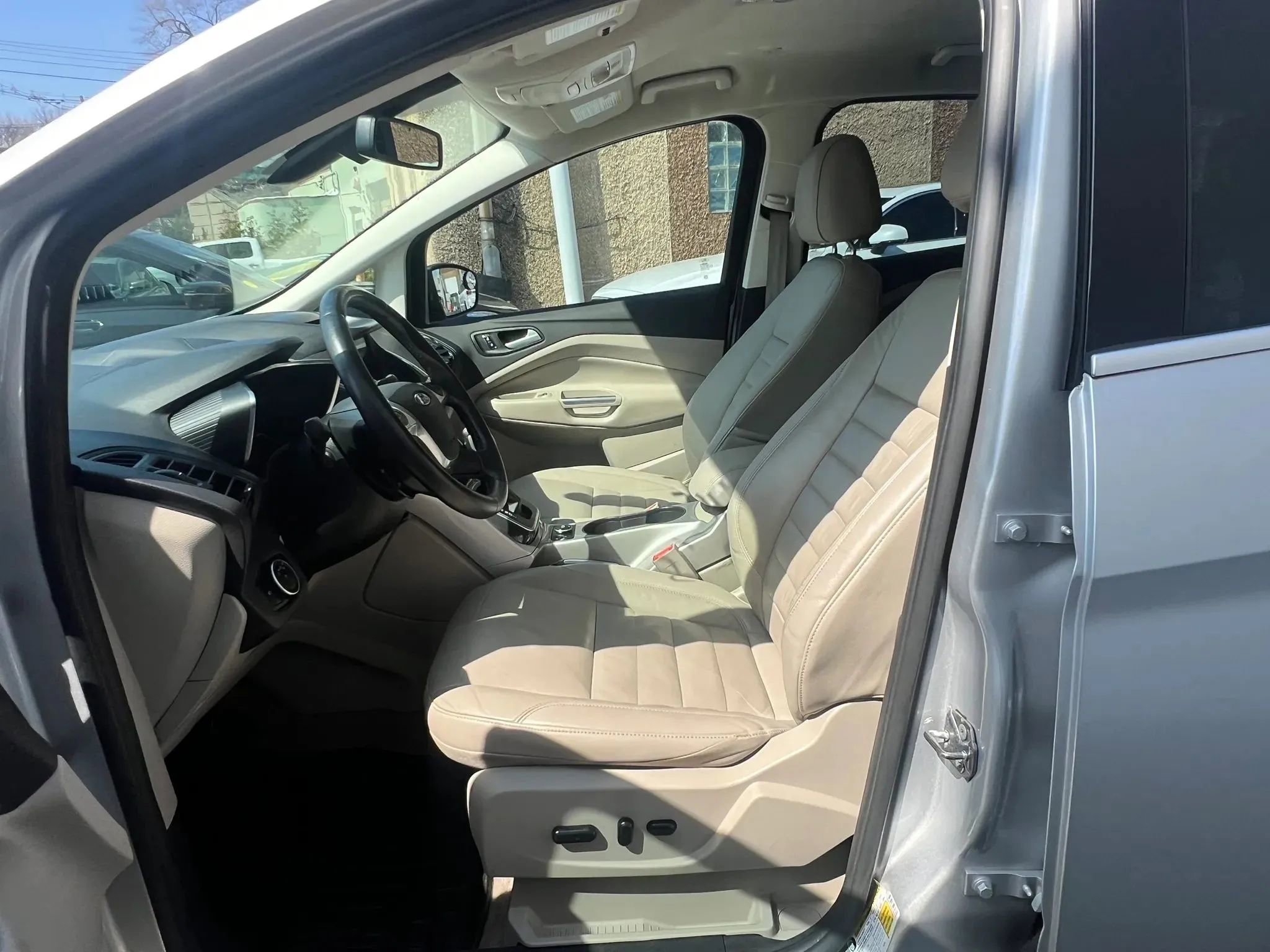 Used 2016 Ford C-MAX Energi SEL w/ Equipment Group 301A image 26