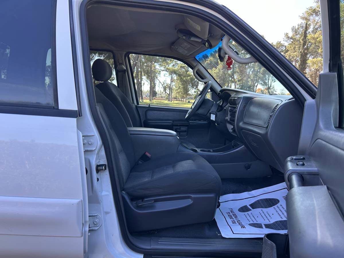 Used 2005 Ford Explorer Sport Trac XLT RWD image 24