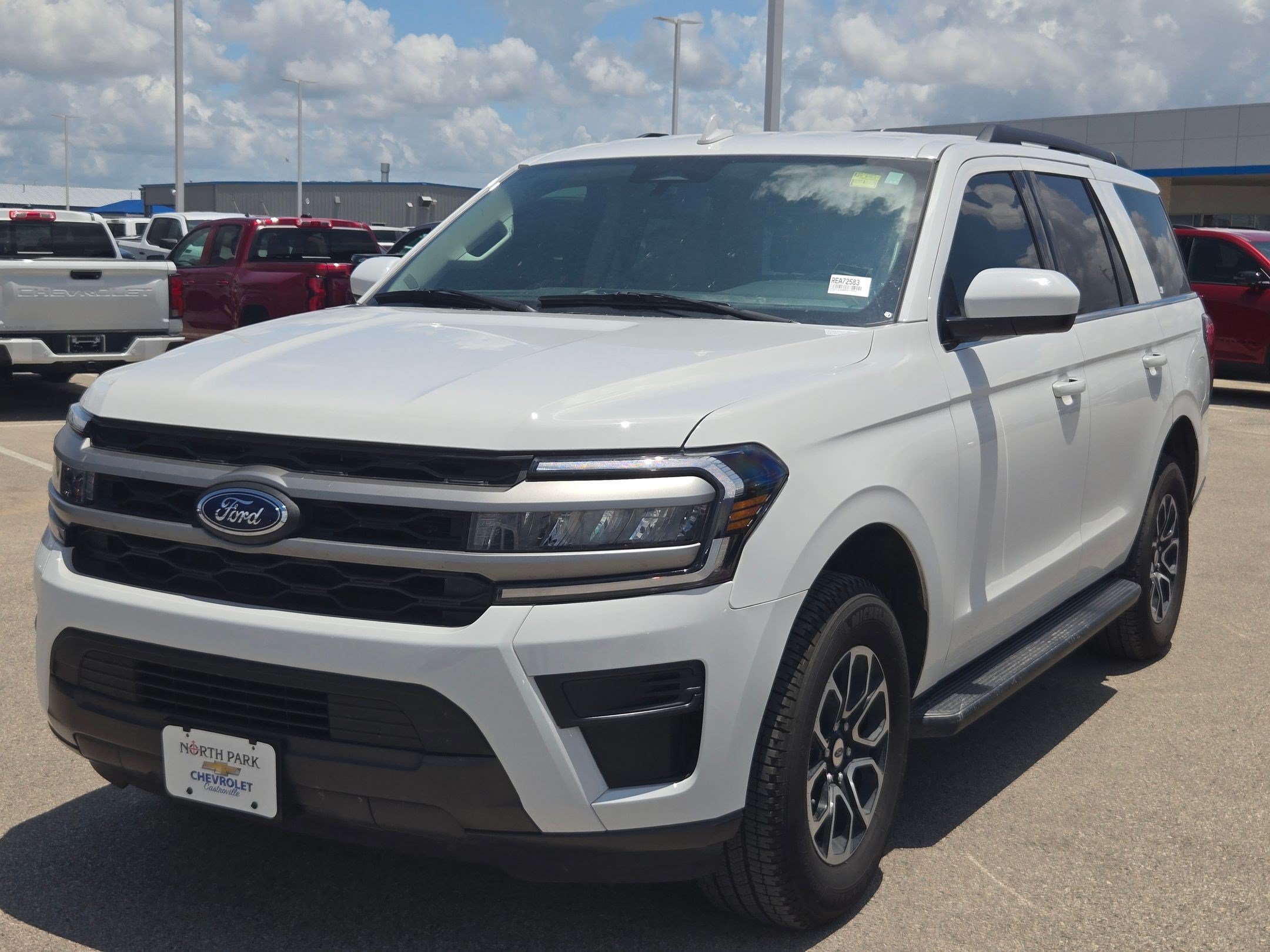 Used 2024 Ford Expedition XLT RWD image 7