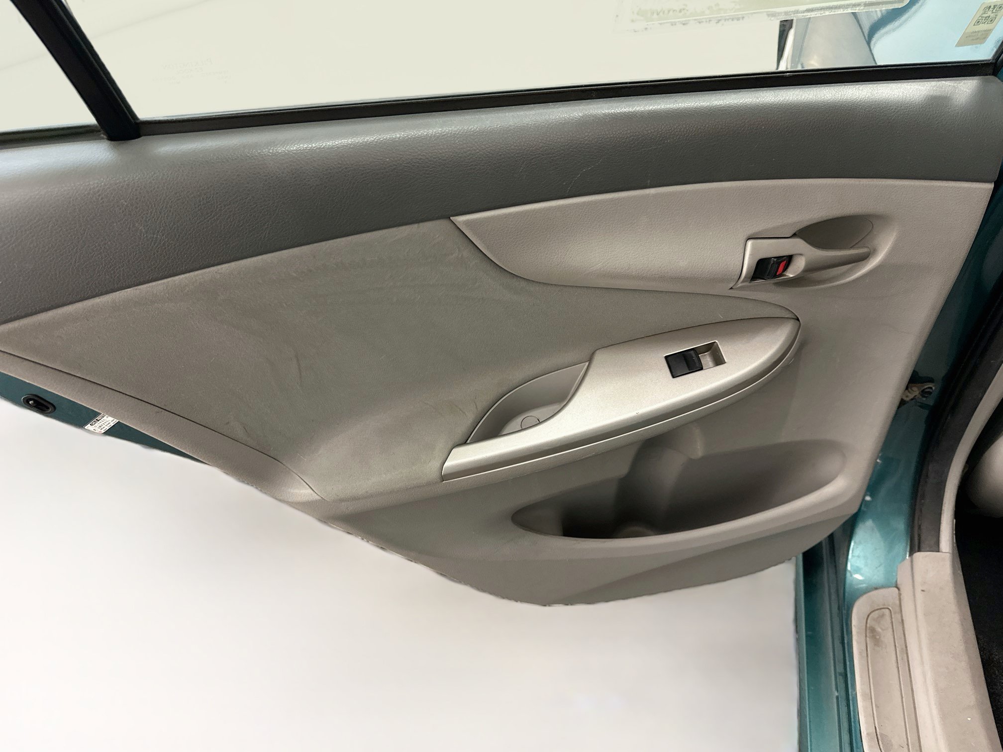 Used 2010 Toyota Corolla LE w/ All Weather Guard Pkg FWD image 24