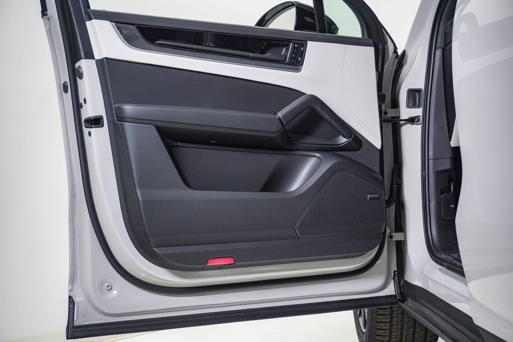 New 2026 Porsche Cayenne S AWD/4WD image 25