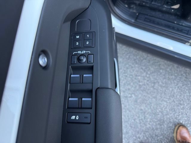 Certified 2026 Land Rover Defender 110 S AWD/4WD image 17