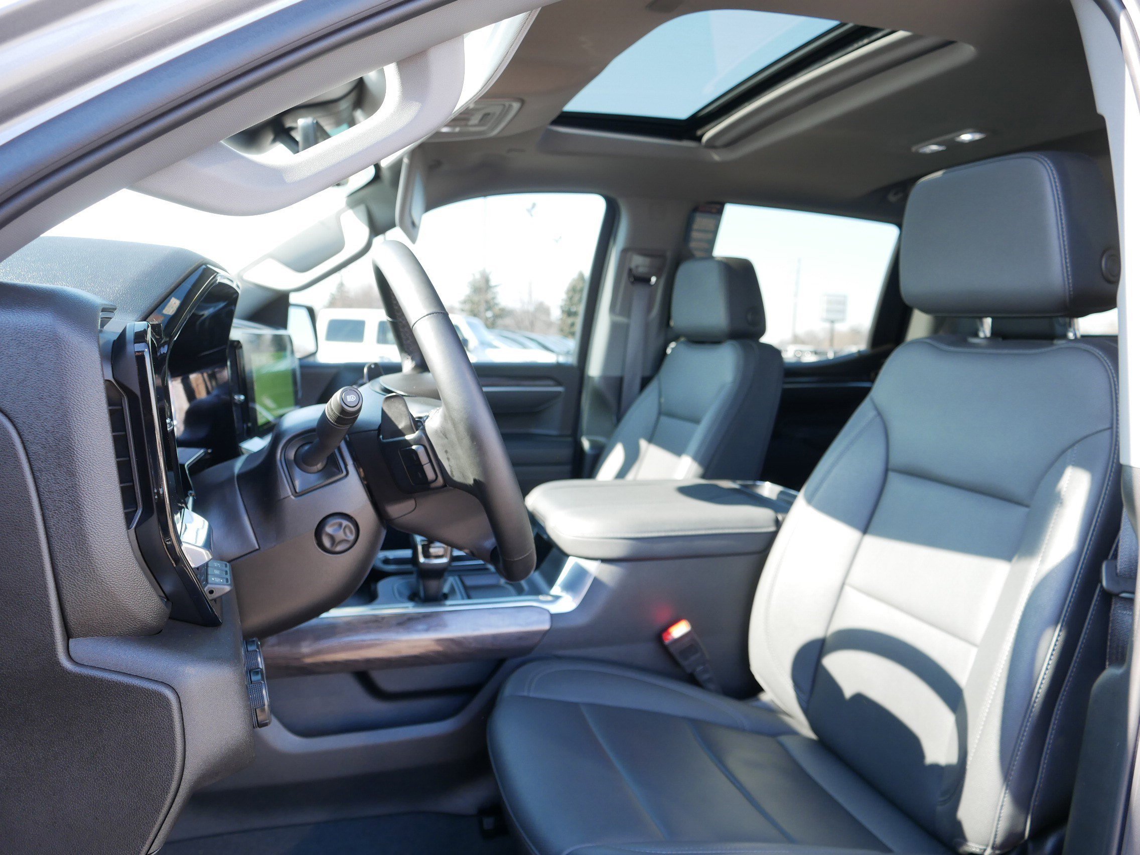 Certified 2025 Chevrolet Silverado 1500 LTZ image 34