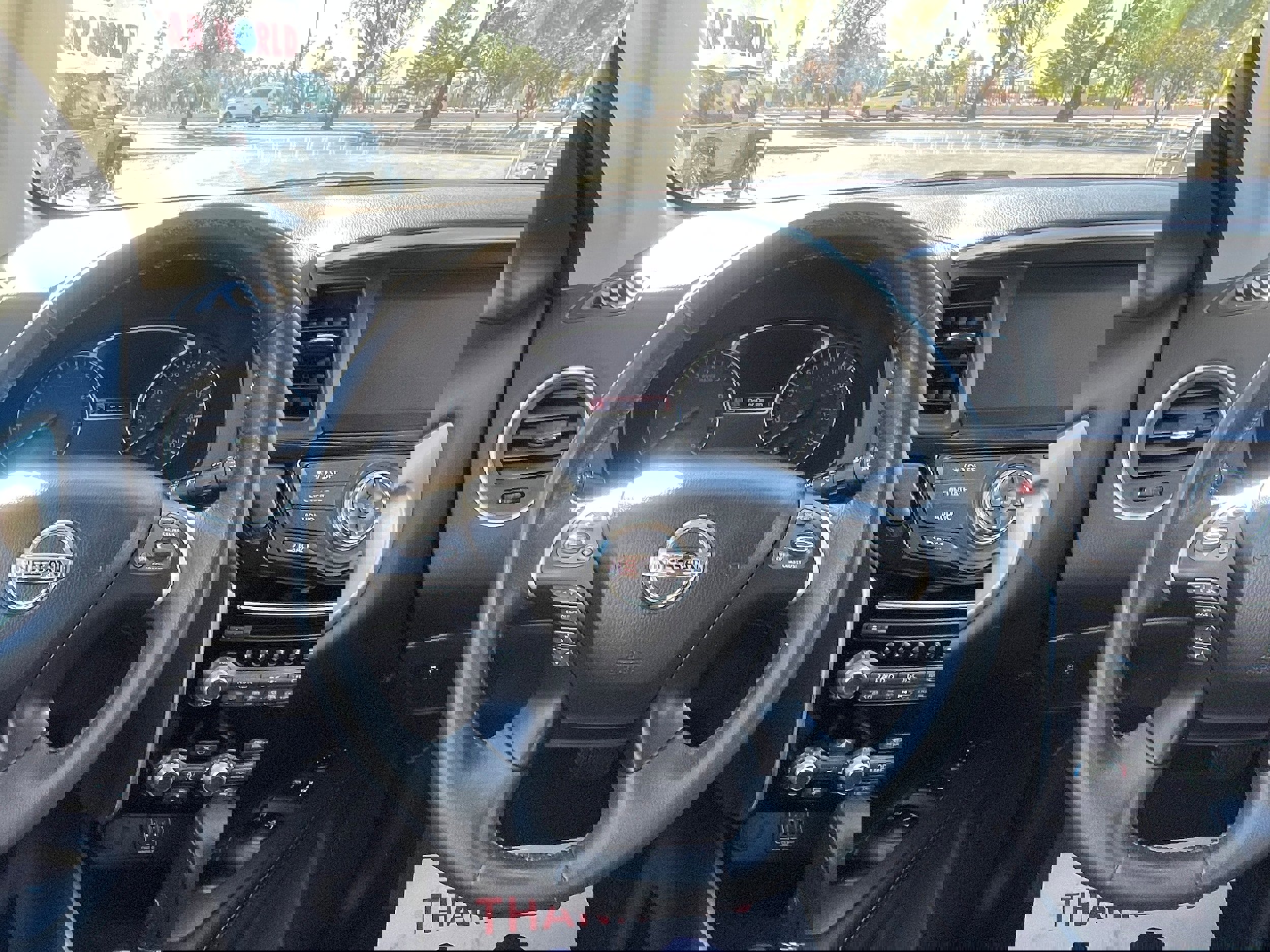 Used 2018 Nissan Pathfinder SV image 15