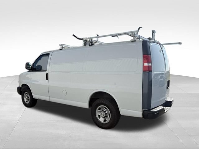 Used 2022 Chevrolet Express 2500 w/ Safety Package RWD image 2