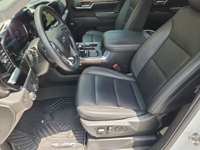 Used 2024 Chevrolet Silverado 1500 RST AWD/4WD image 19
