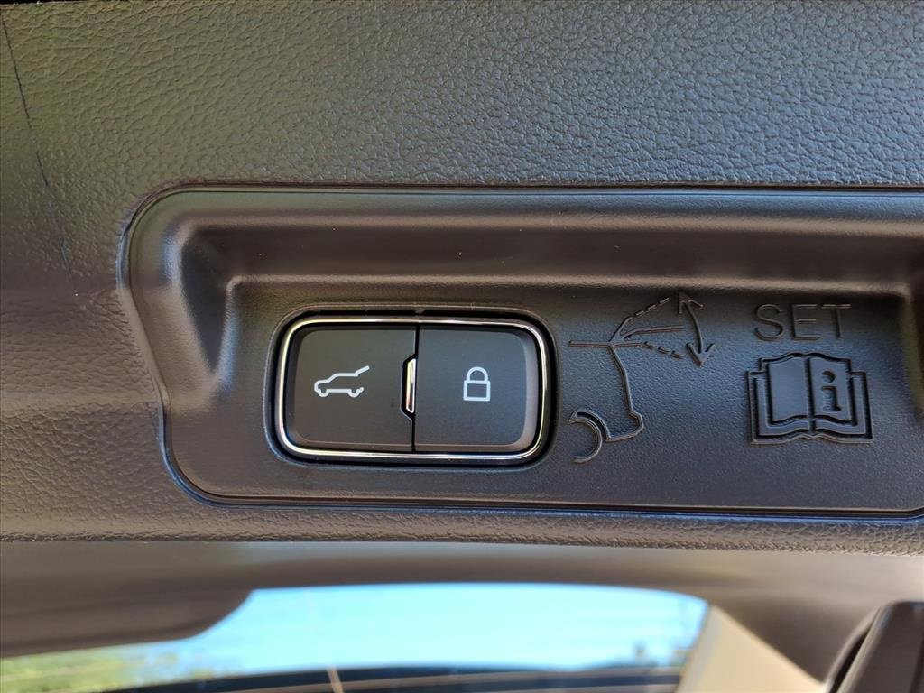 New 2025 Ford Explorer Active w/ Active Comfort Package image 15