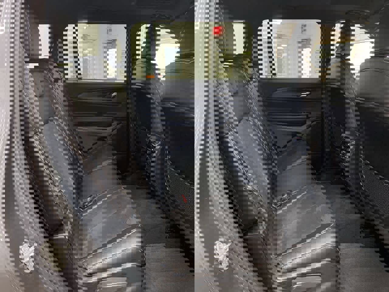 Used 2023 Jeep Grand Cherokee L Laredo image 17