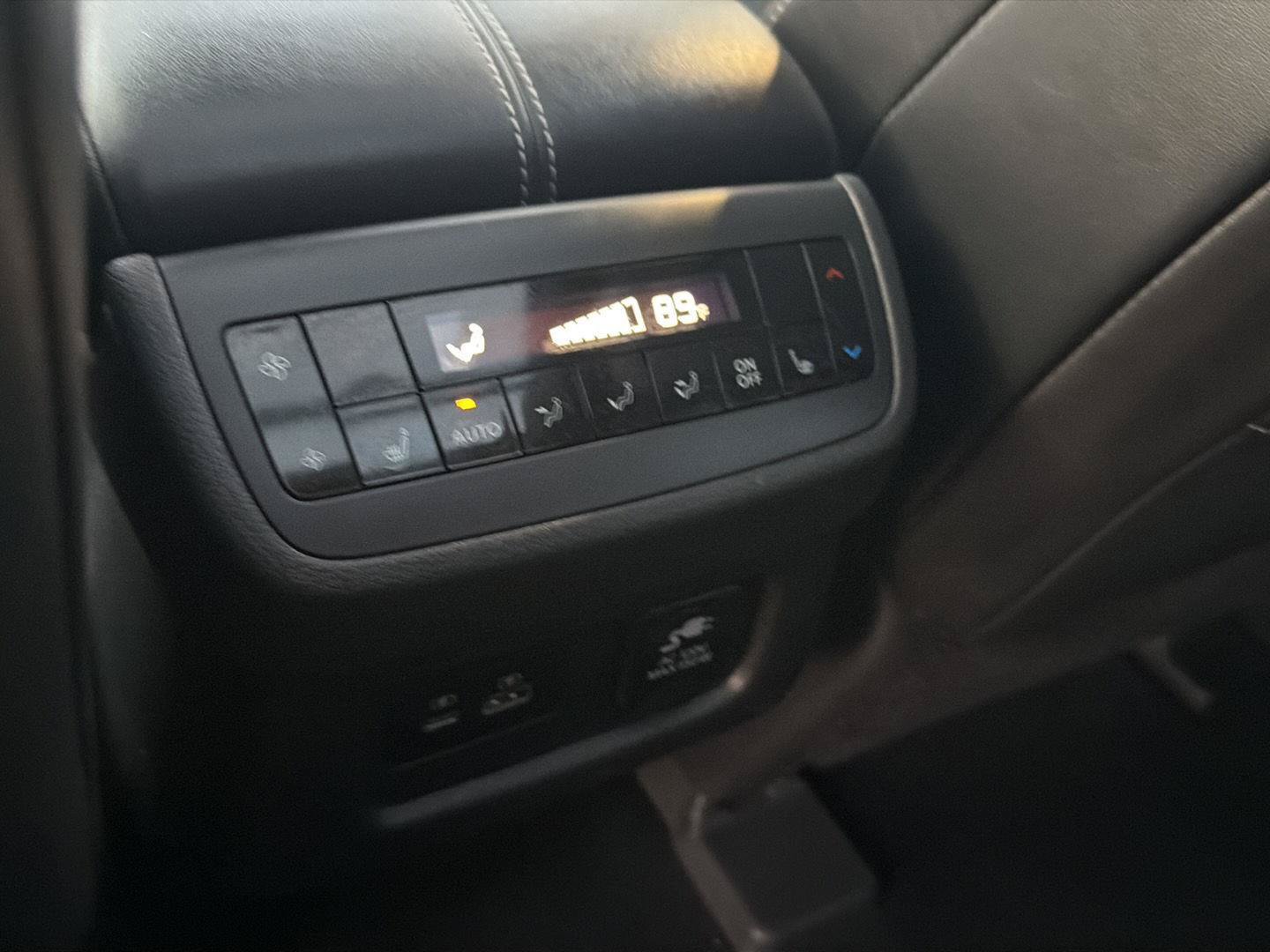 Used 2022 Nissan Pathfinder Platinum w/ Cargo Package FWD image 12