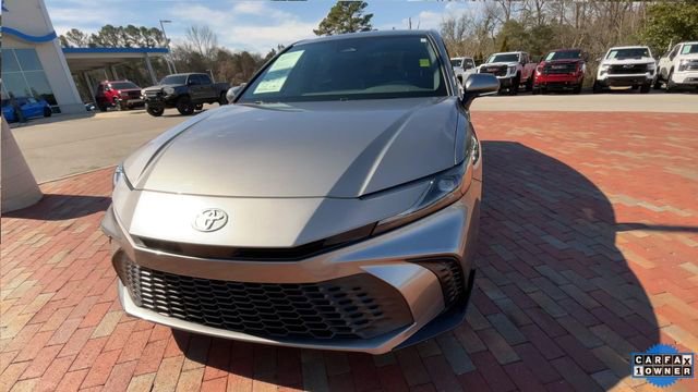 Used 2025 Toyota Camry SE image 4