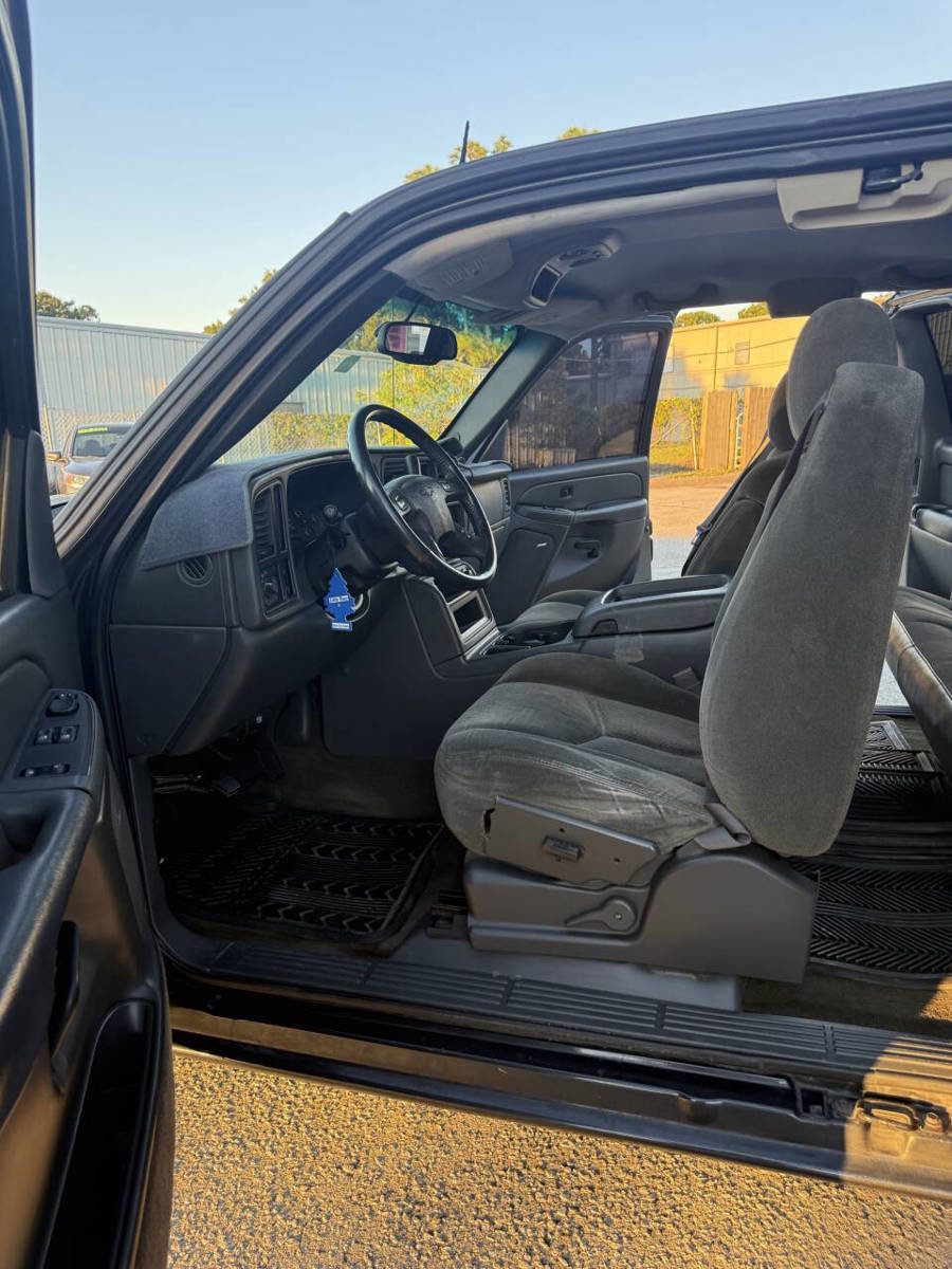 Used 2004 Chevrolet Silverado 1500 LS w/ Light Duty Power Package image 15