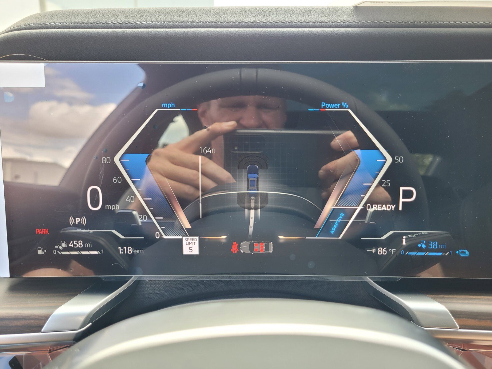 New 2026 BMW 750e xDrive w/ Executive Package image 28