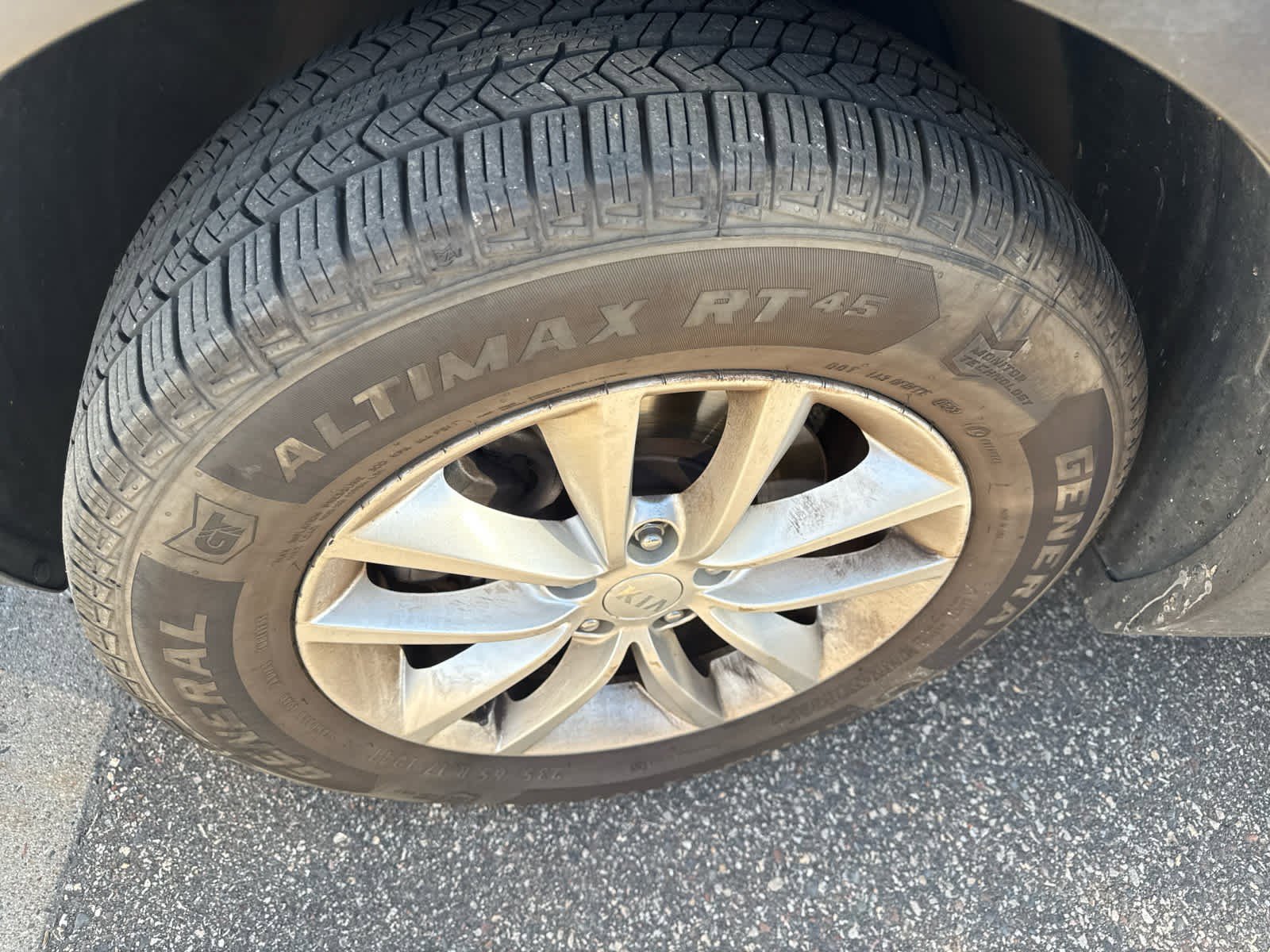 Used 2017 Kia Sorento LX image 3