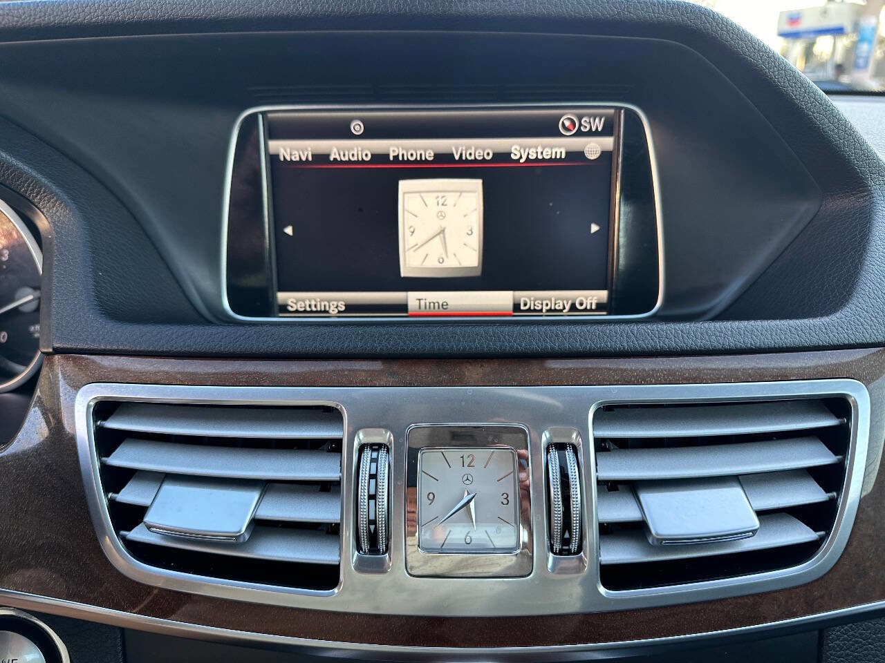 Used 2014 Mercedes-Benz E 350 E 350 Luxury 4dr Sedan image 28