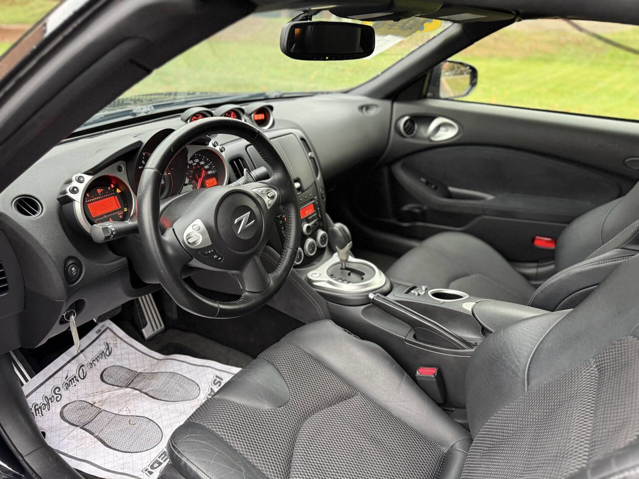 Used 2013 Nissan 370Z Touring RWD image 9