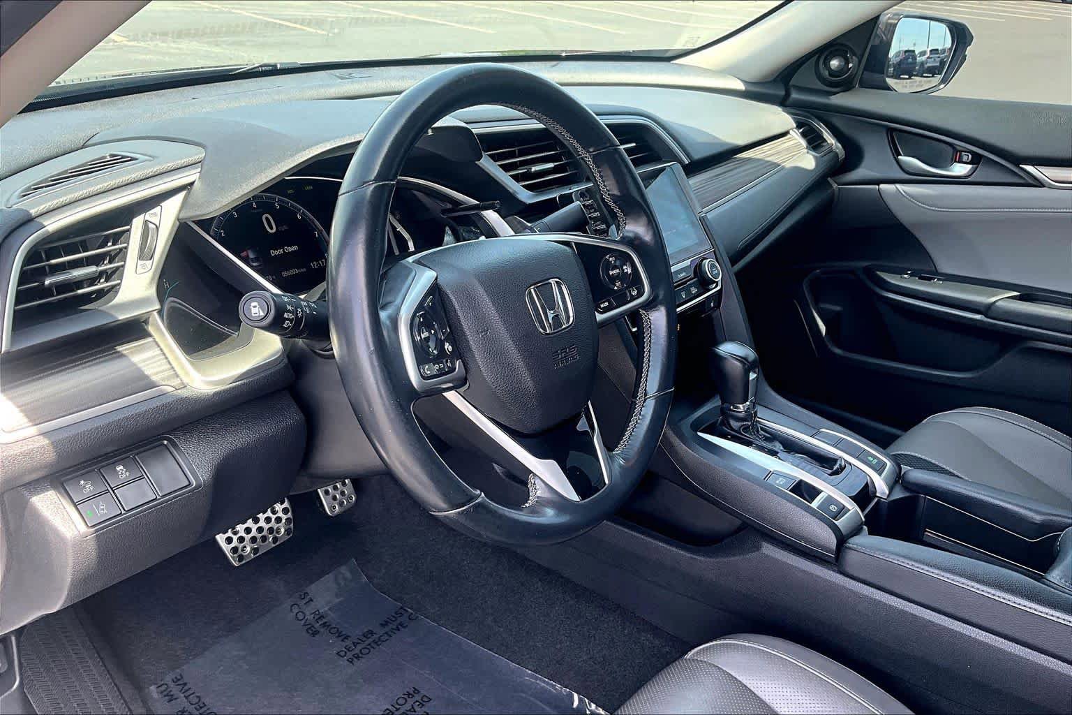 Used 2019 Honda Civic Touring image 17