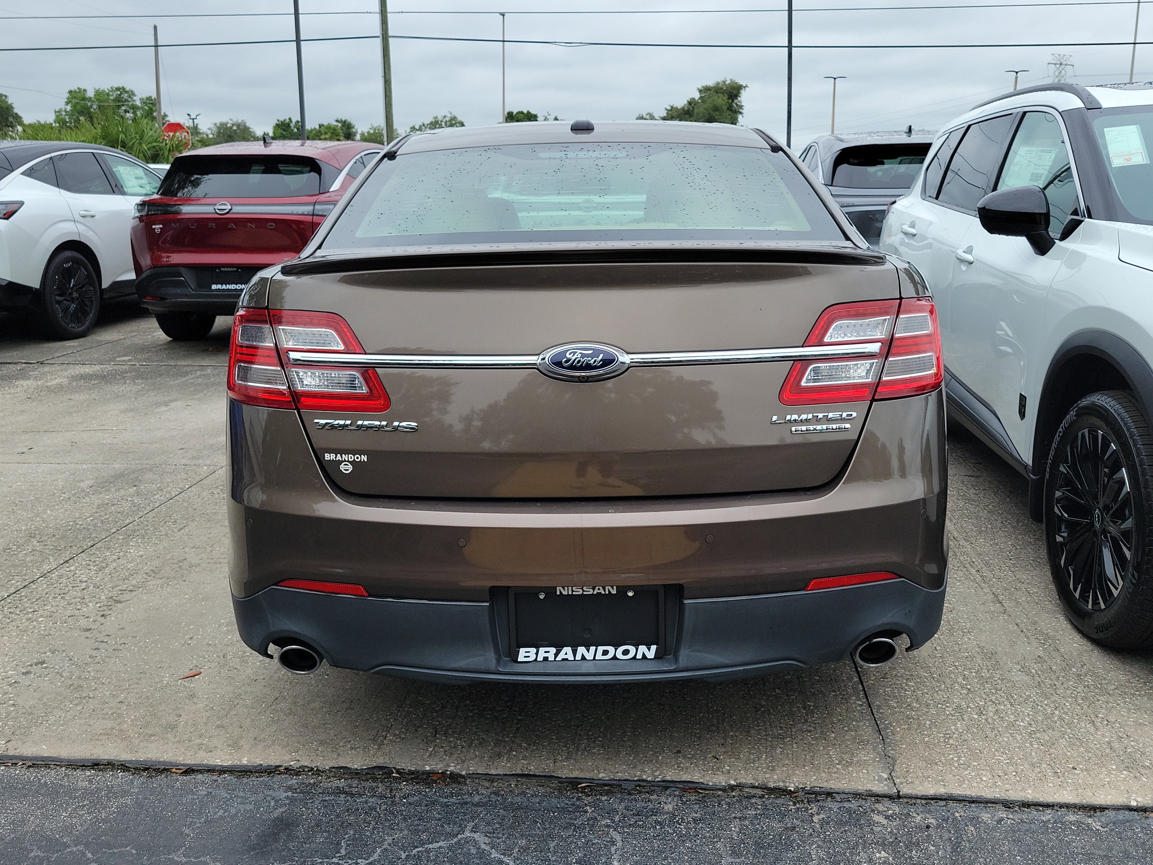 Used 2015 Ford Taurus Limited w/ Equipment Group 301A FWD image 7