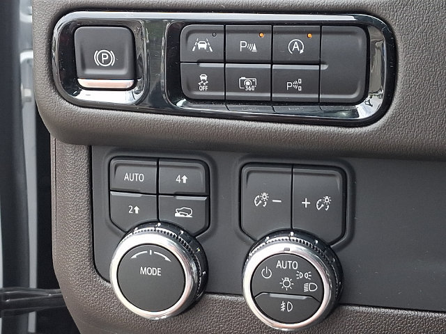 Used 2026 GMC Yukon XL Elevation AWD/4WD image 9