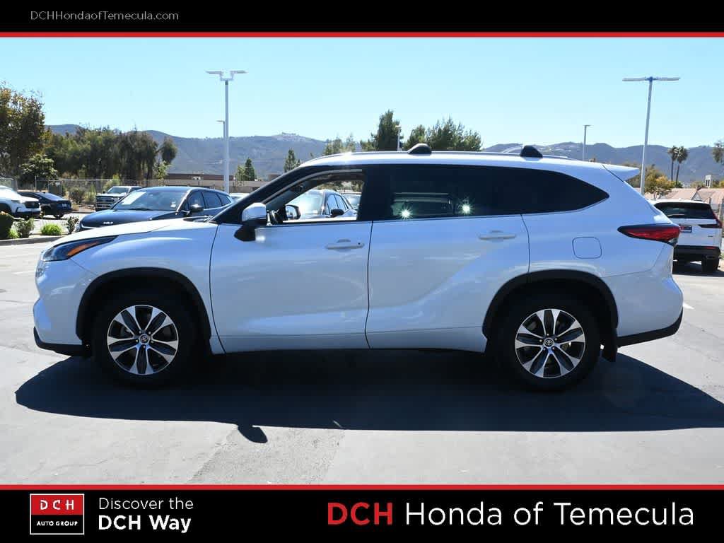 Used 2022 Toyota Highlander XLE FWD image 4