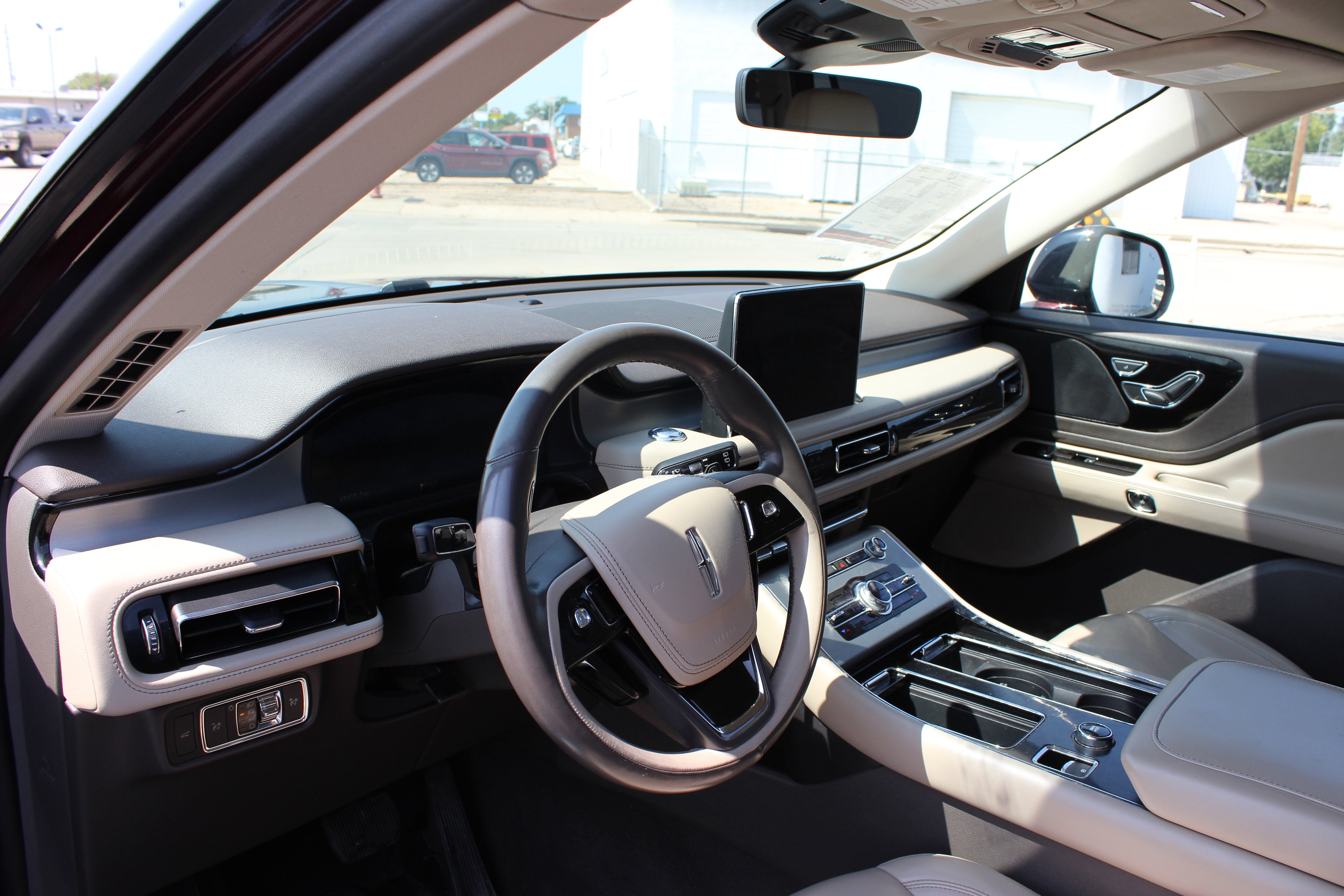 Used 2021 Lincoln Aviator AWD image 24