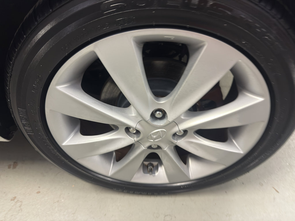 Used 2012 Hyundai Accent SE image 31