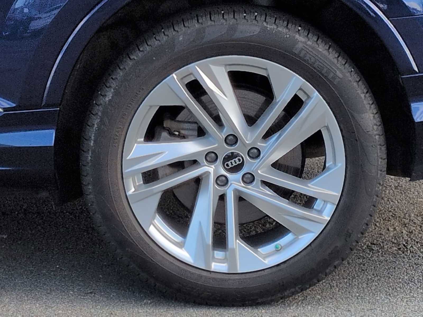 Used 2022 Audi Q7 Premium Plus image 14