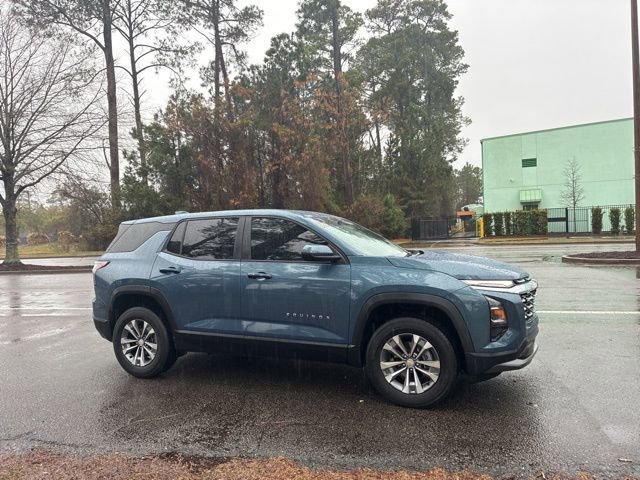Used 2025 Chevrolet Equinox LT image 2
