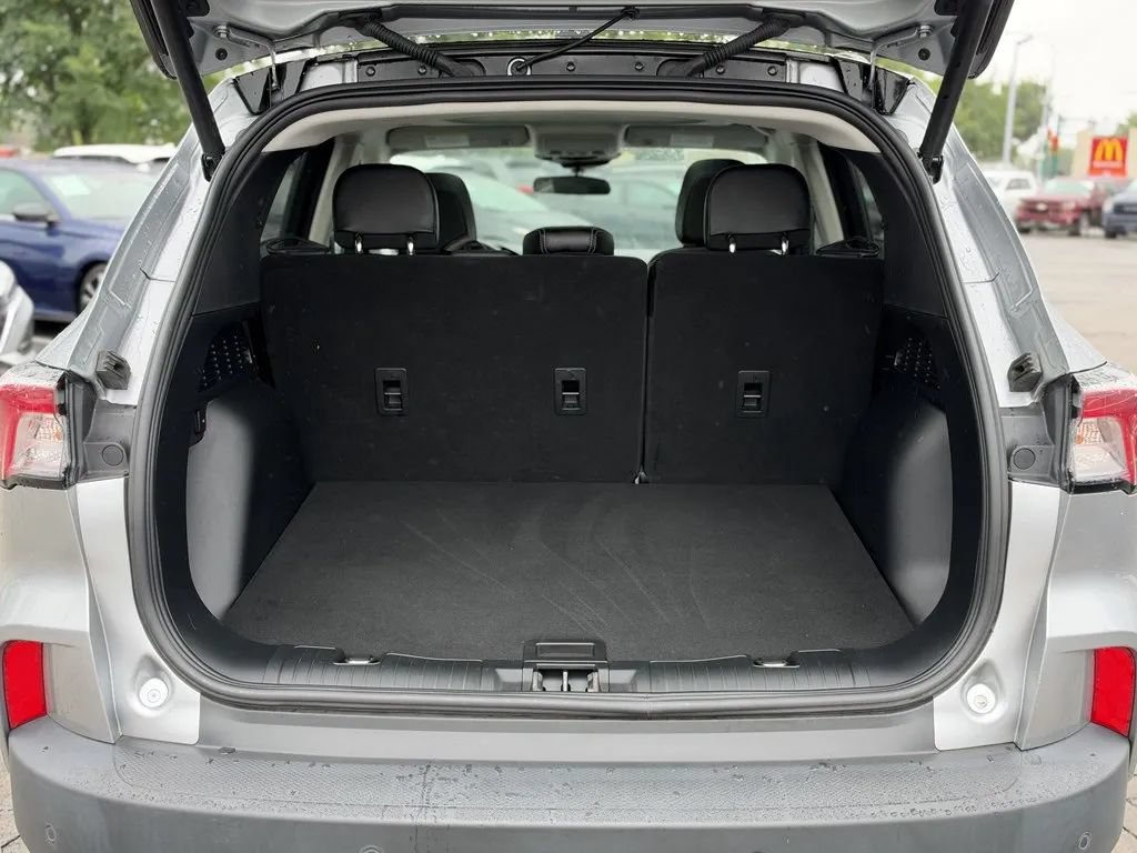 Used 2022 Ford Escape SEL FWD image 21