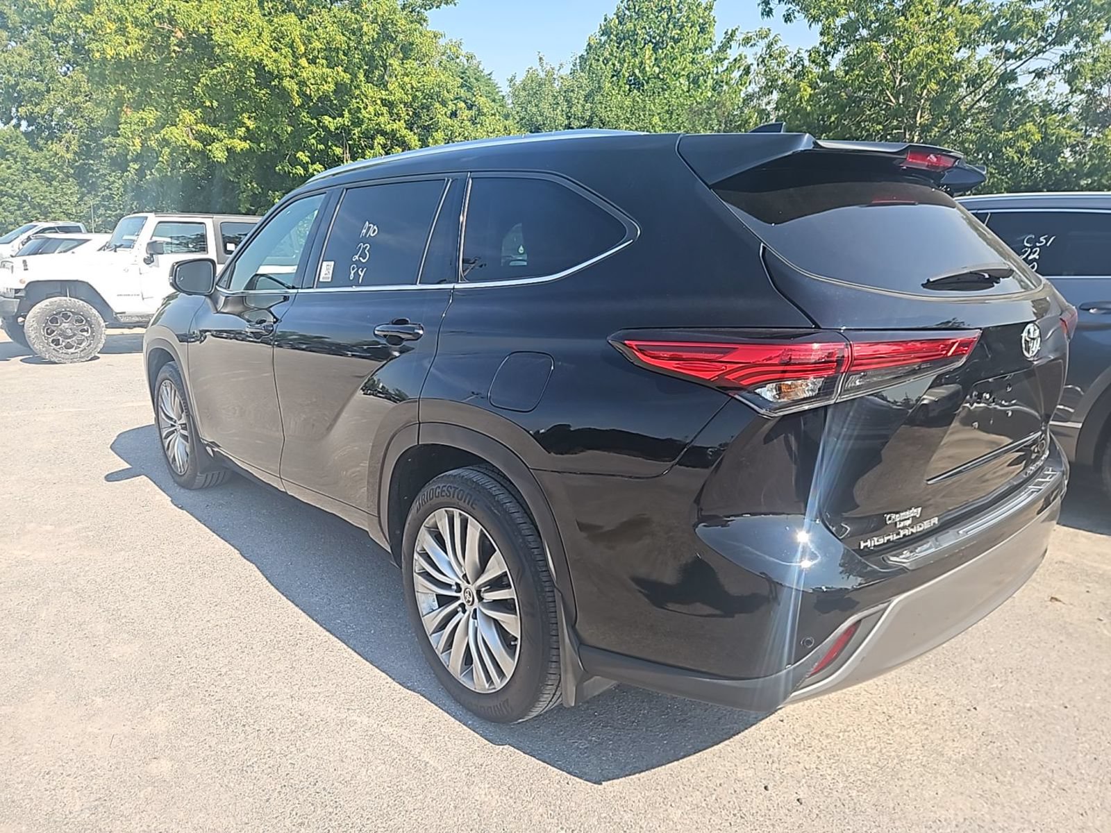 Used 2023 Toyota Highlander Limited AWD/4WD image 6