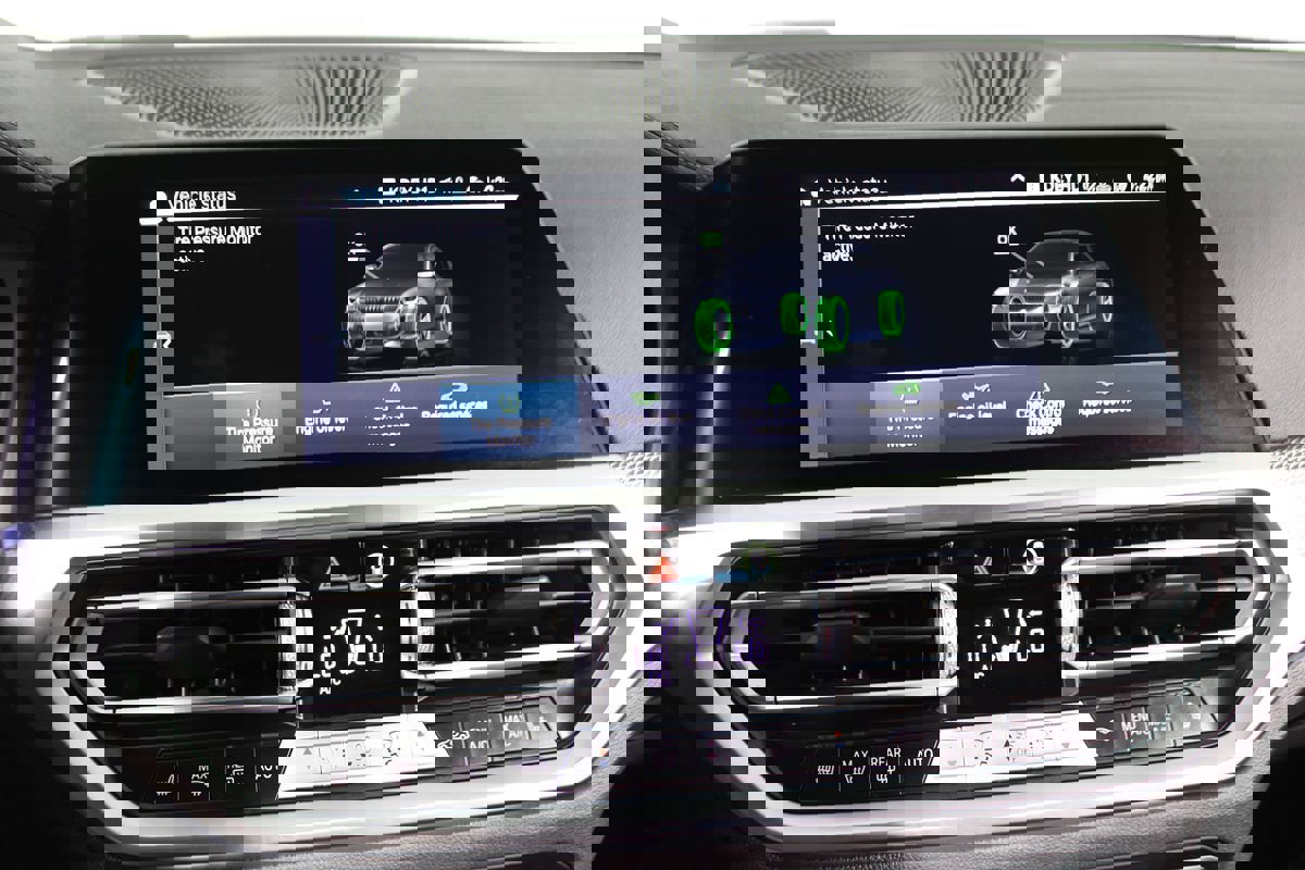 Used 2021 BMW 330e w/ M Sport Package image 18