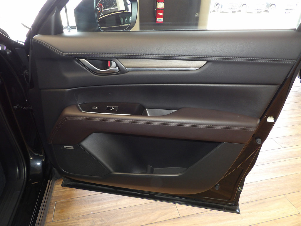 Certified 2023 MAZDA CX-5 Signature AWD/4WD image 12