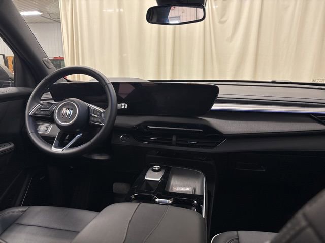 Used 2025 Buick Enclave Preferred AWD/4WD image 19