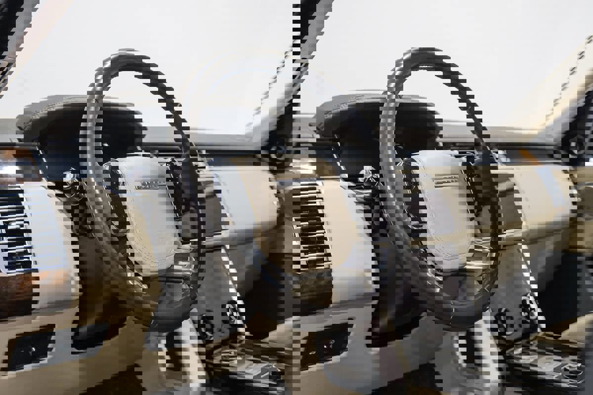 Used 2020 Land Rover Range Rover HSE AWD/4WD image 18