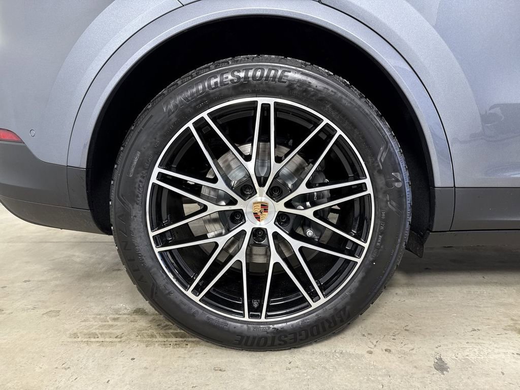 New 2026 Porsche Cayenne image 16