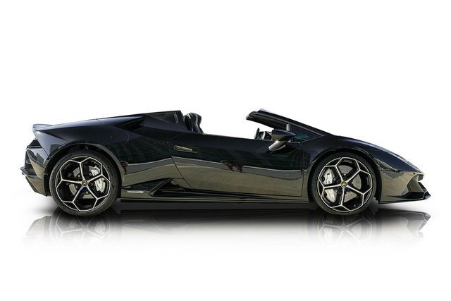 Used 2020 Lamborghini Huracan EVO AWD/4WD image 2