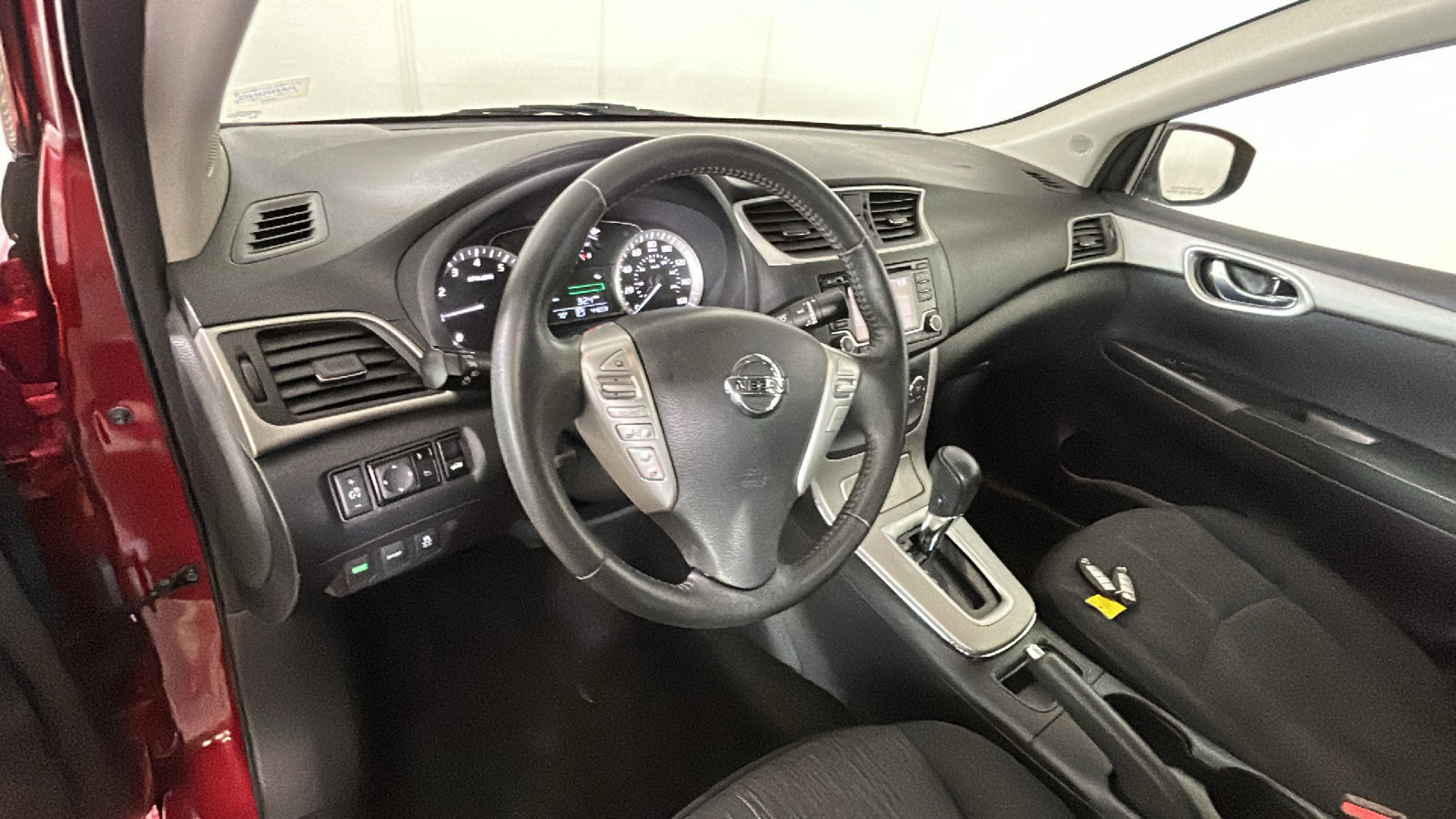 Used 2015 Nissan Sentra SV FWD image 17