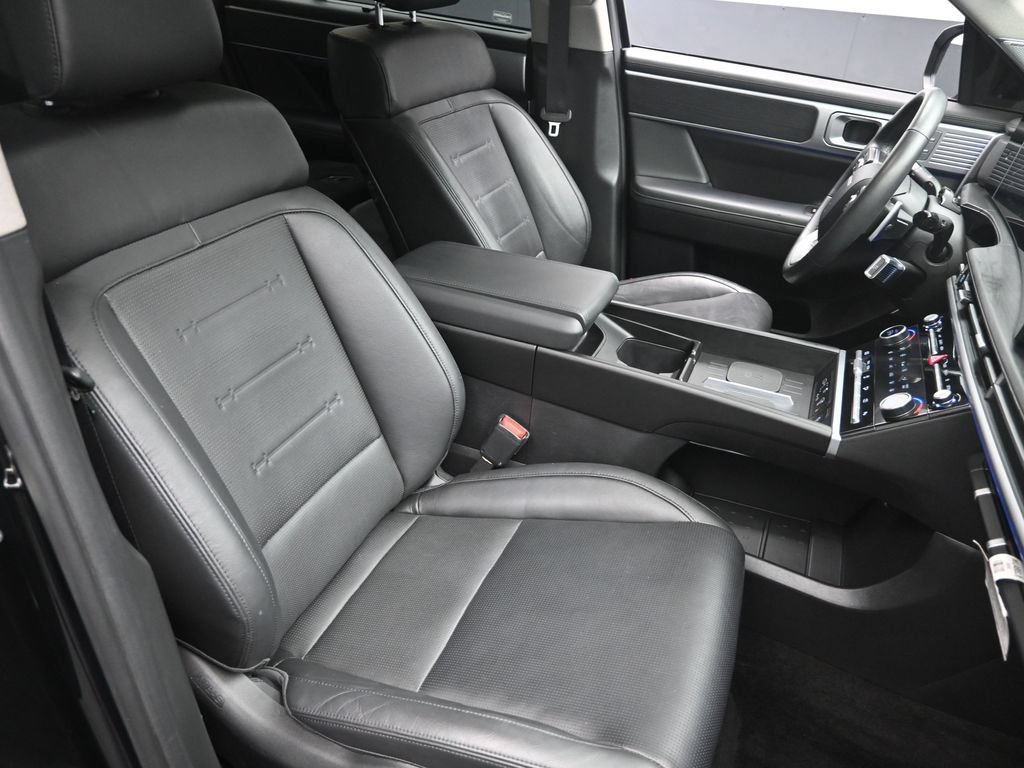Used 2024 Hyundai Santa Fe Limited FWD image 32