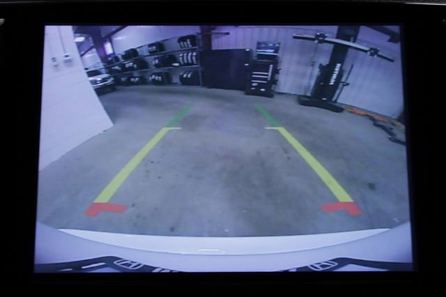 Used 2024 Chrysler Pacifica Touring-L image 41