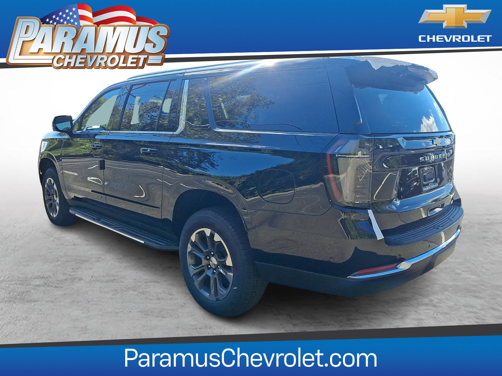 New 2026 Chevrolet Suburban LT w/ Comfort Package AWD/4WD image 3
